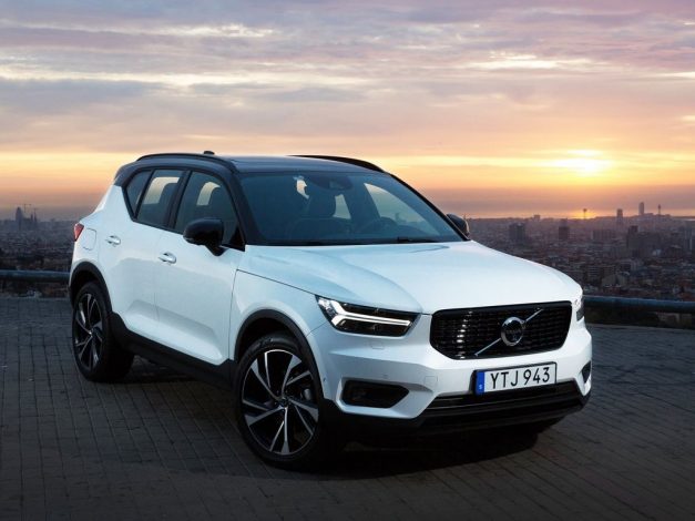 וולוו XC40 T2 -שנת 2022